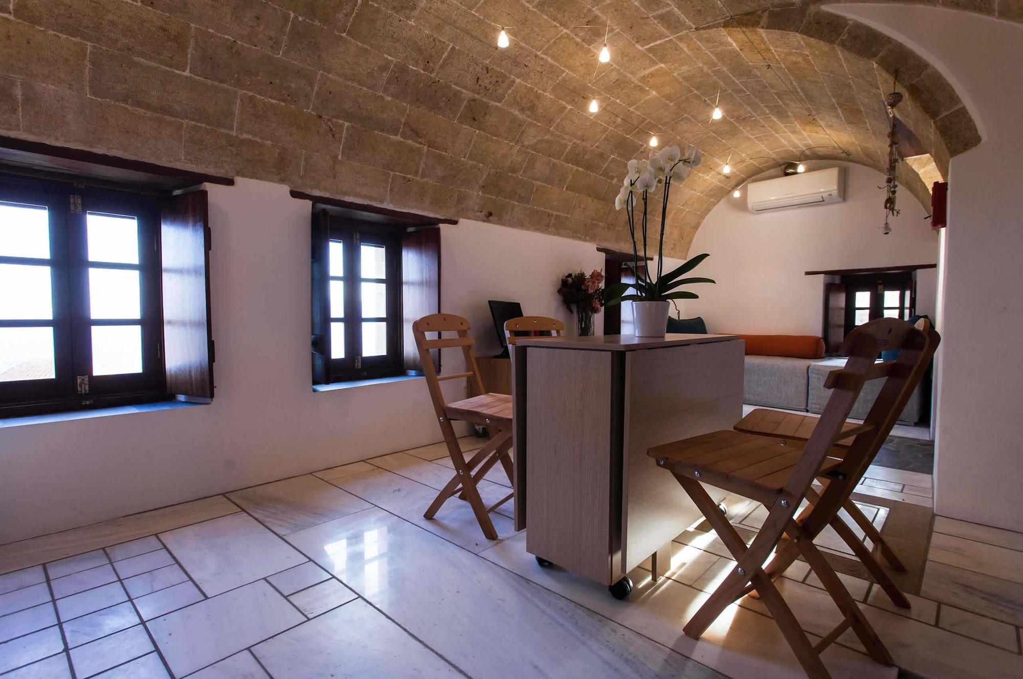 House In The Castle Apartment