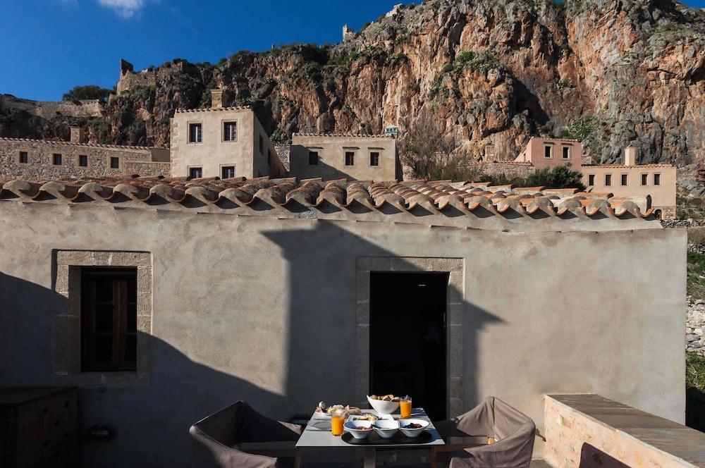House In The Castle *