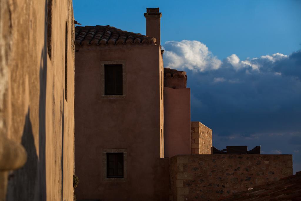 Apartment House In The Castle *