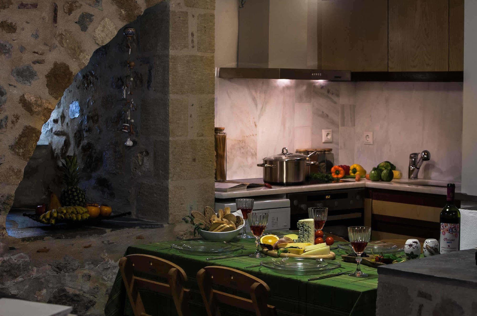 House In The Castle Apartment *